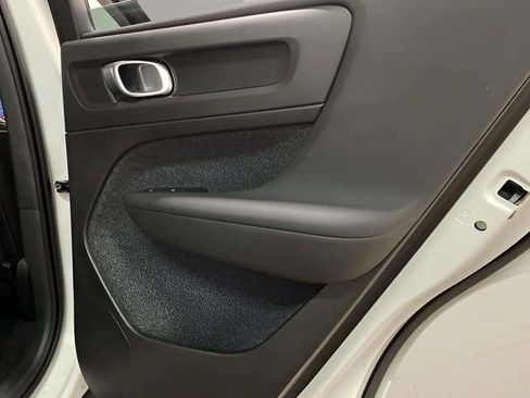 Used 2025 Volvo XC40 B5 Plus image 86