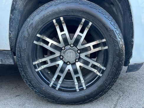 Used 2011 GMC Yukon XL SLT image 54