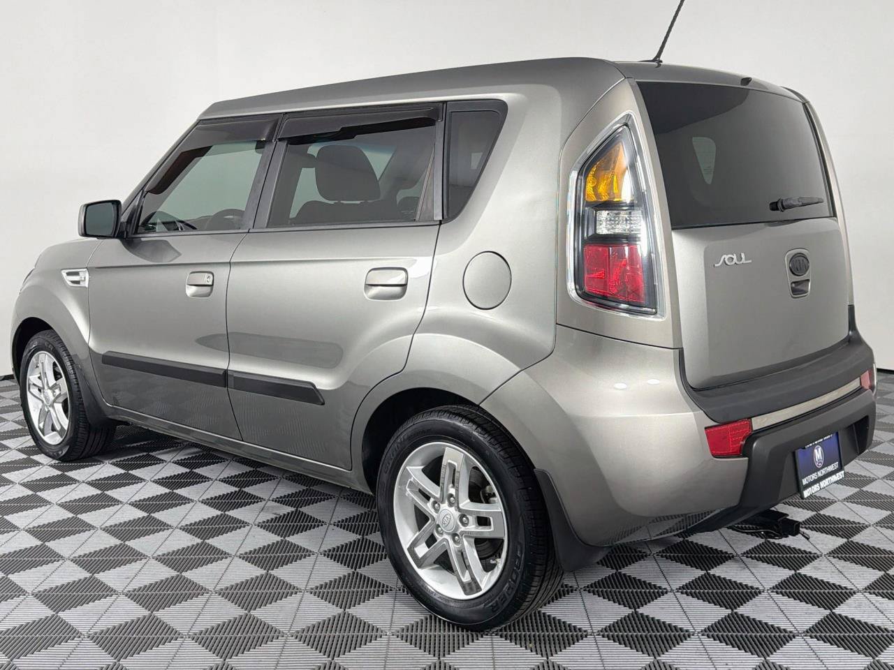 Used 2010 Kia Soul + w/ Audio Pkg FWD image 8