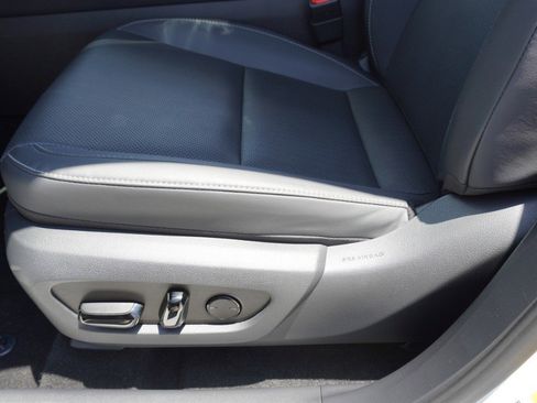 Used 2025 Lexus RX 350 Premium w/ Accessory Package (Z1) FWD image 26