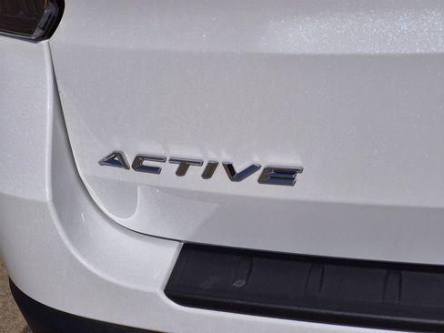 Used 2025 Ford Explorer Active w/ Active Comfort Package RWD image 8
