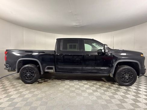 Used 2024 Chevrolet Silverado 2500 High Country w/ High Country Premium Package image 12