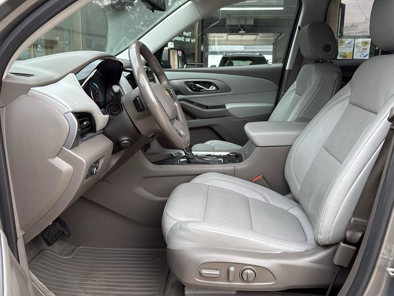 Used 2019 Chevrolet Traverse Premier FWD image 8