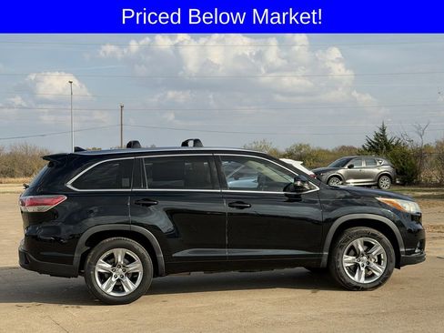 Used 2015 Toyota Highlander Limited image 3