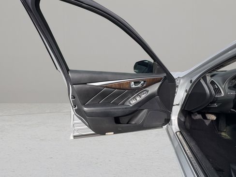 Used 2018 INFINITI Q50 Luxe w/ Essential Package (3.0T Luxe) image 15