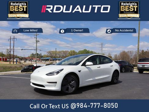 Used 2023 Tesla Model 3 Standard Range image 1