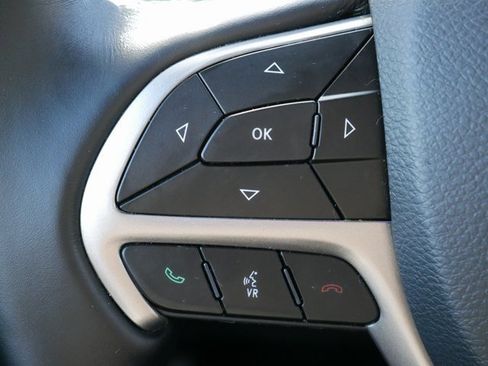 Used 2022 Jeep Grand Cherokee Laredo X image 23