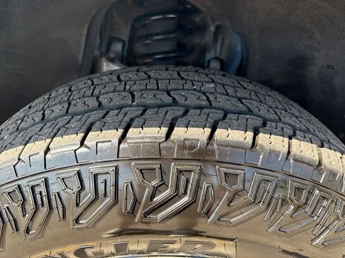 Used 2026 Chevrolet Silverado EV Trail Boss AWD/4WD image 33