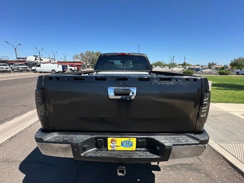 Used 2008 GMC Sierra 2500 SLT w/ Z71 Off-Road Package AWD/4WD image 3