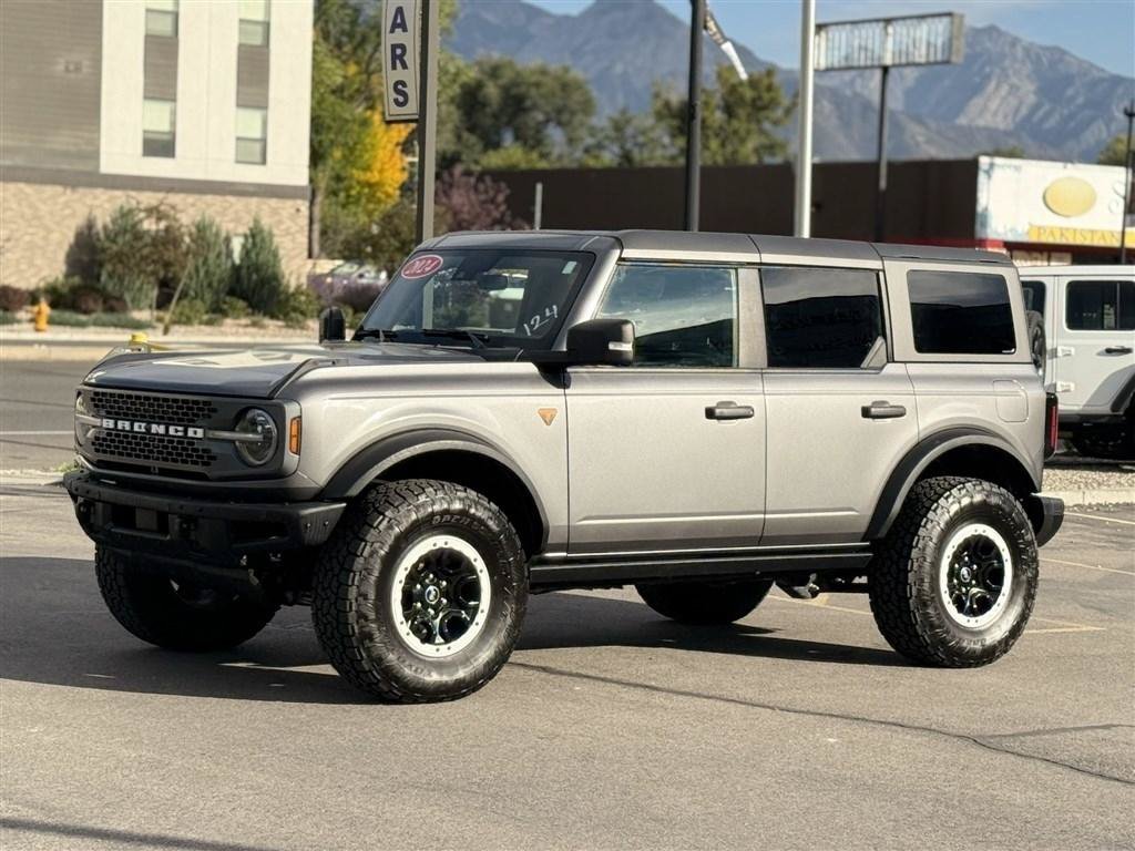 Used 2024 Ford Bronco Badlands AWD/4WD image 3