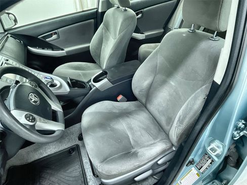 Used 2015 Toyota Prius Three w/ Solar Roof Package image 16