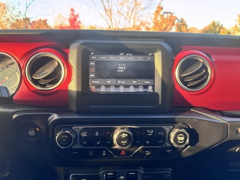 Used 2019 Jeep Wrangler Unlimited Rubicon w/ Cold Weather Group image 8