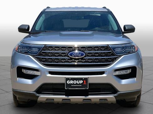 Used 2021 Ford Explorer XLT w/ Equipment Group 202A RWD image 4