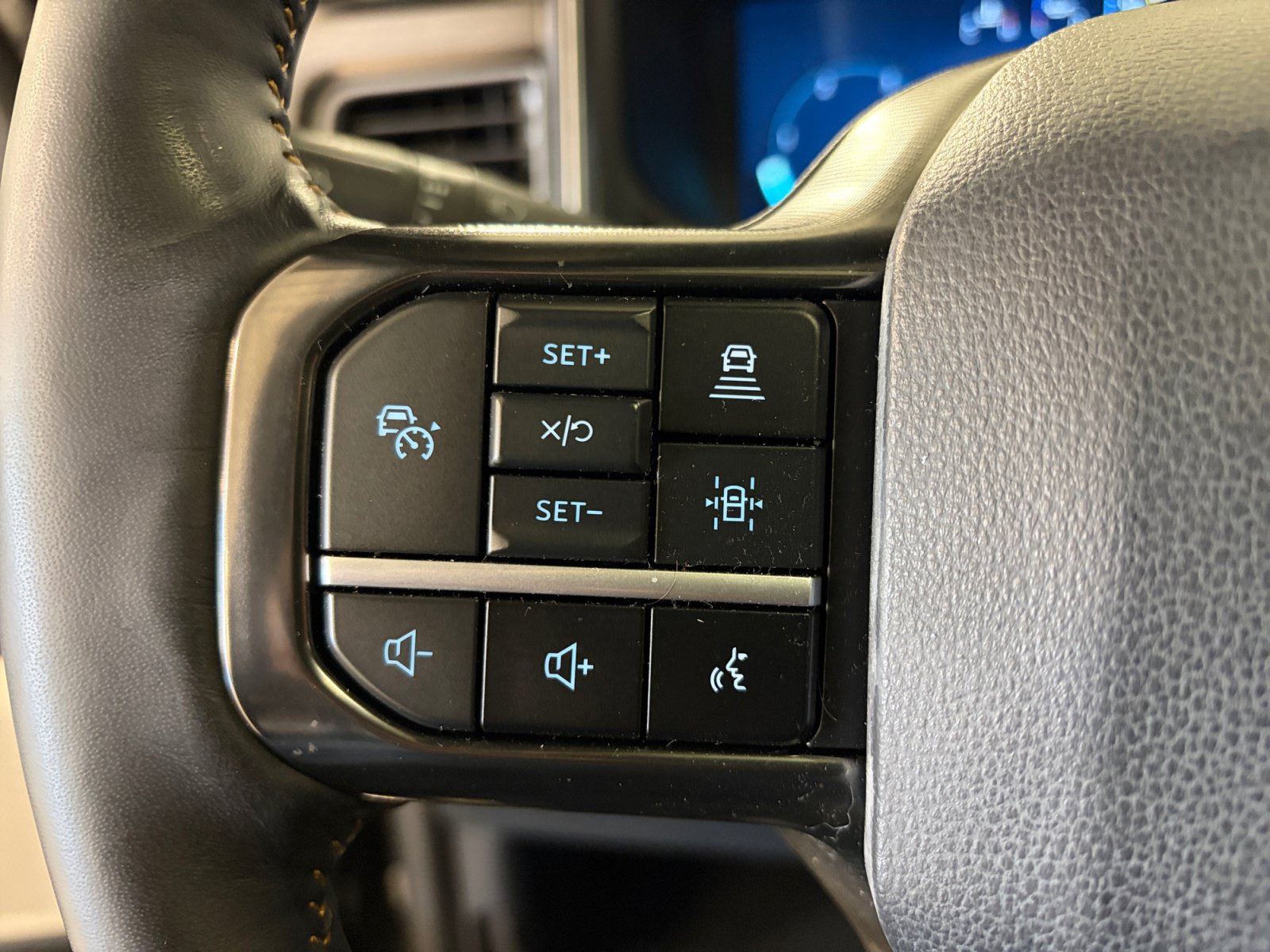 Used 2024 Ford F250 Platinum AWD/4WD image 19