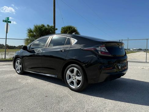 Used 2018 Chevrolet Volt LT w/ Comfort Package image 4