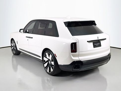 Certified 2025 Rolls-Royce Cullinan AWD/4WD image 6