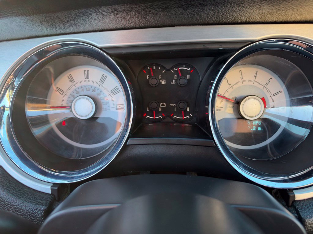 Used 2010 Ford Mustang Convertible RWD image 26