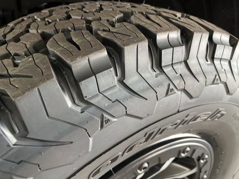 New 2026 Jeep Wrangler Unlimited Rubicon w/ Xtreme 35 Tire Package AWD/4WD image 16