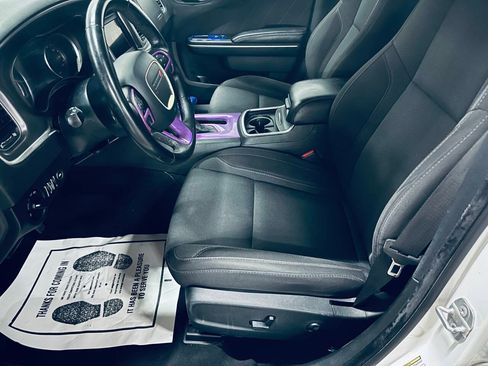 Used 2019 Dodge Charger SXT RWD image 17