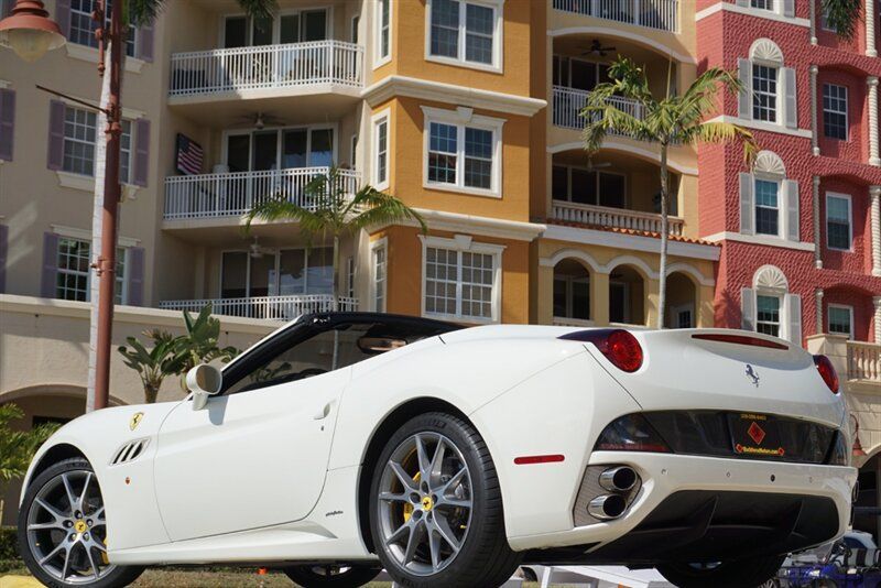 Used 2014 Ferrari California RWD image 37