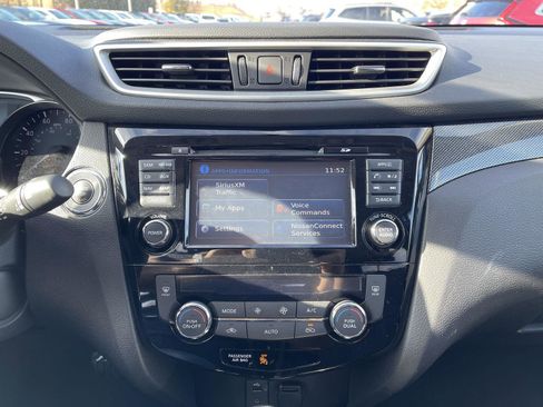 Used 2016 Nissan Rogue SL w/ SL Premium Package image 9