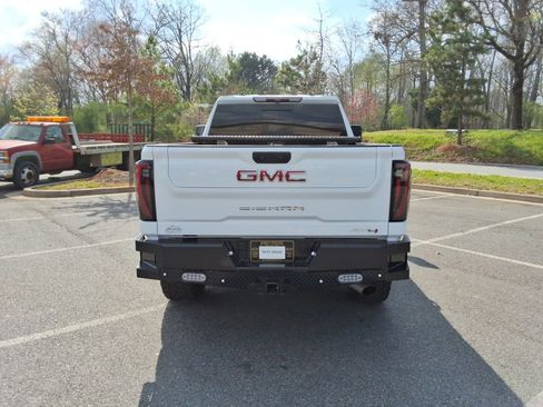 Used 2024 GMC Sierra 2500 AT4 w/ AT4 Preferred Package image 6