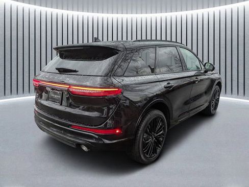 New 2026 Lincoln Corsair Premiere image 3