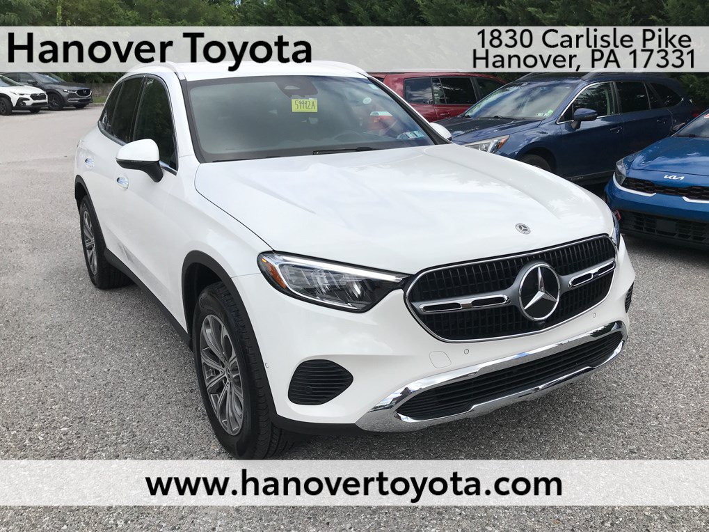 Used 2024 Mercedes-Benz GLC 300 4MATIC image 1