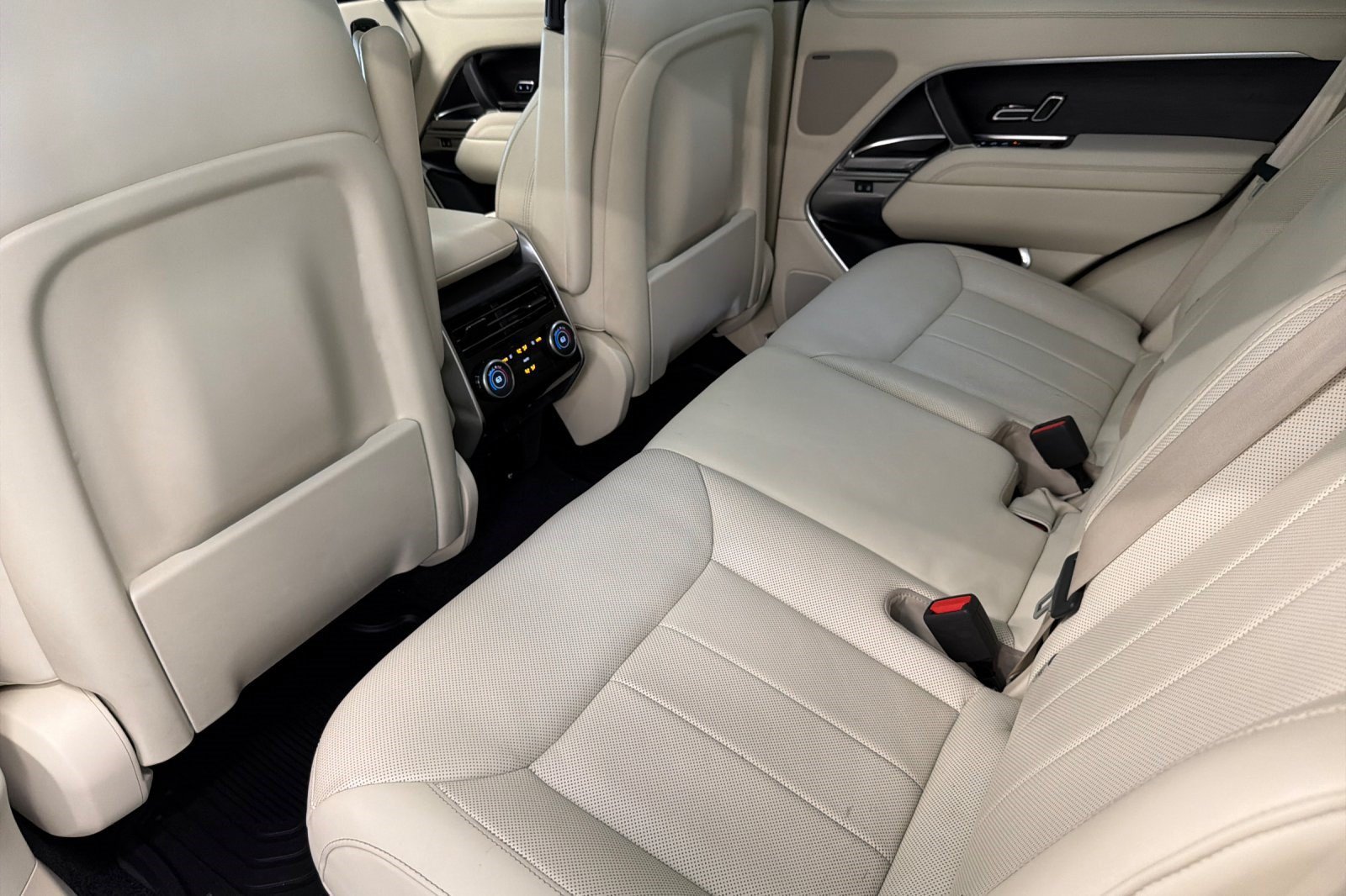 Used 2023 Land Rover Range Rover SE AWD/4WD image 24