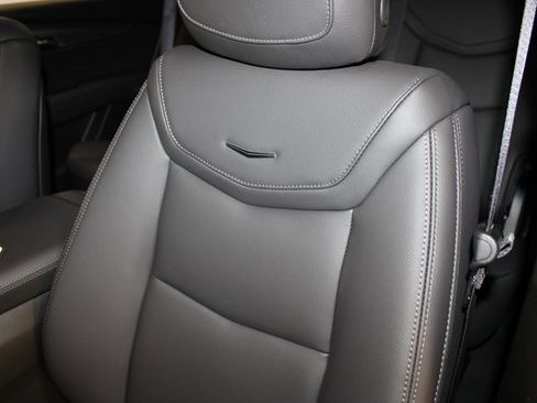 New 2025 Cadillac XT5 Luxury image 7