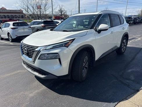 Used 2023 Nissan Rogue SV w/ SV Premium B Package image 11