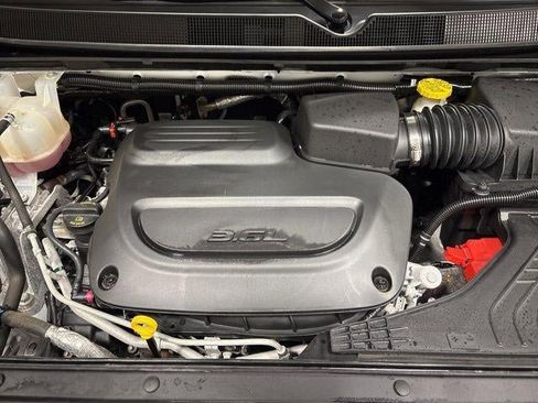 Used 2024 Chrysler Pacifica Limited image 29