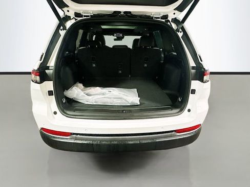 New 2026 Jeep Grand Cherokee Limited w/ Limited Altitude Package image 29