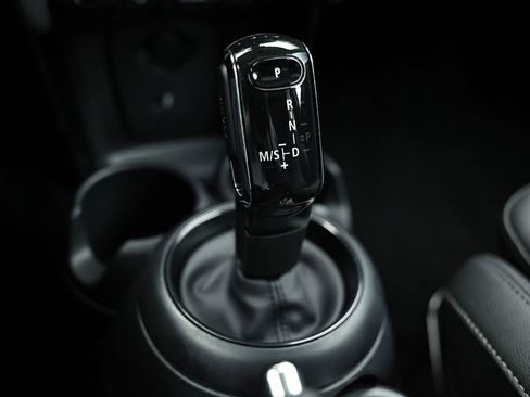 Used 2024 MINI Cooper 2-Door Hardtop FWD image 37