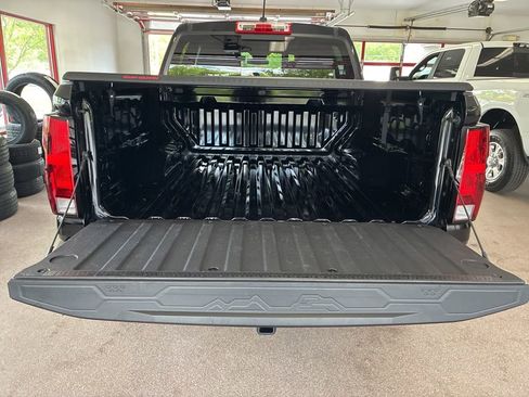 Used 2023 Chevrolet Colorado Trail Boss w/ Advanced Trailering Package AWD/4WD image 18