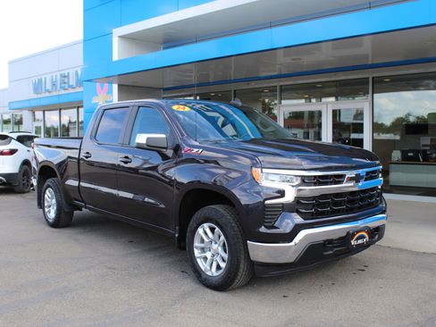 Used 2024 Chevrolet Silverado 1500 LT w/ Z71 Off-Road Package AWD/4WD image 1