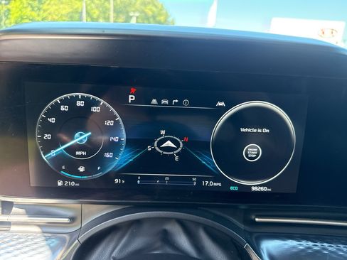 Used 2022 Kia Carnival SX Prestige FWD image 11