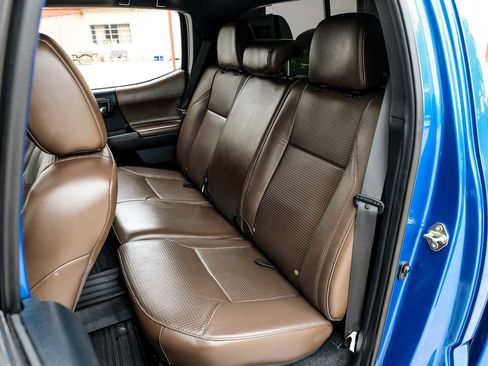 Used 2016 Toyota Tacoma Limited w/ Towing Package RWD image 39