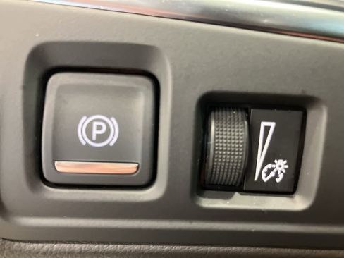 Used 2022 Cadillac XT5 Luxury image 14