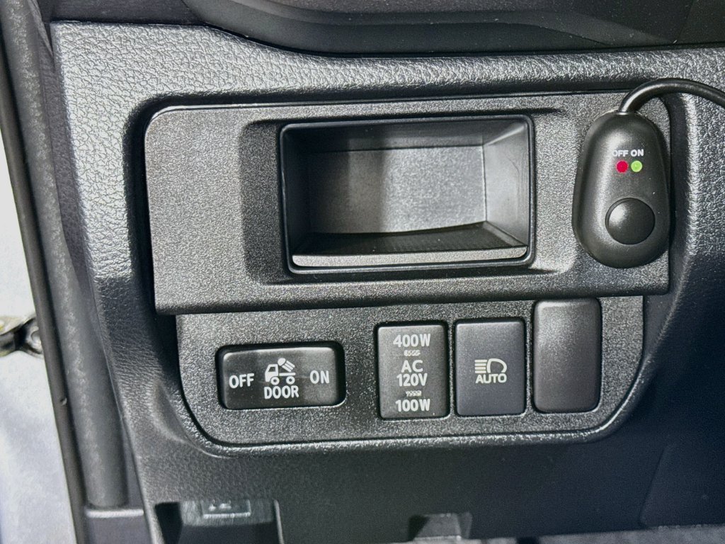 Used 2019 Toyota Tacoma TRD Sport w/ Technology Package AWD/4WD image 19