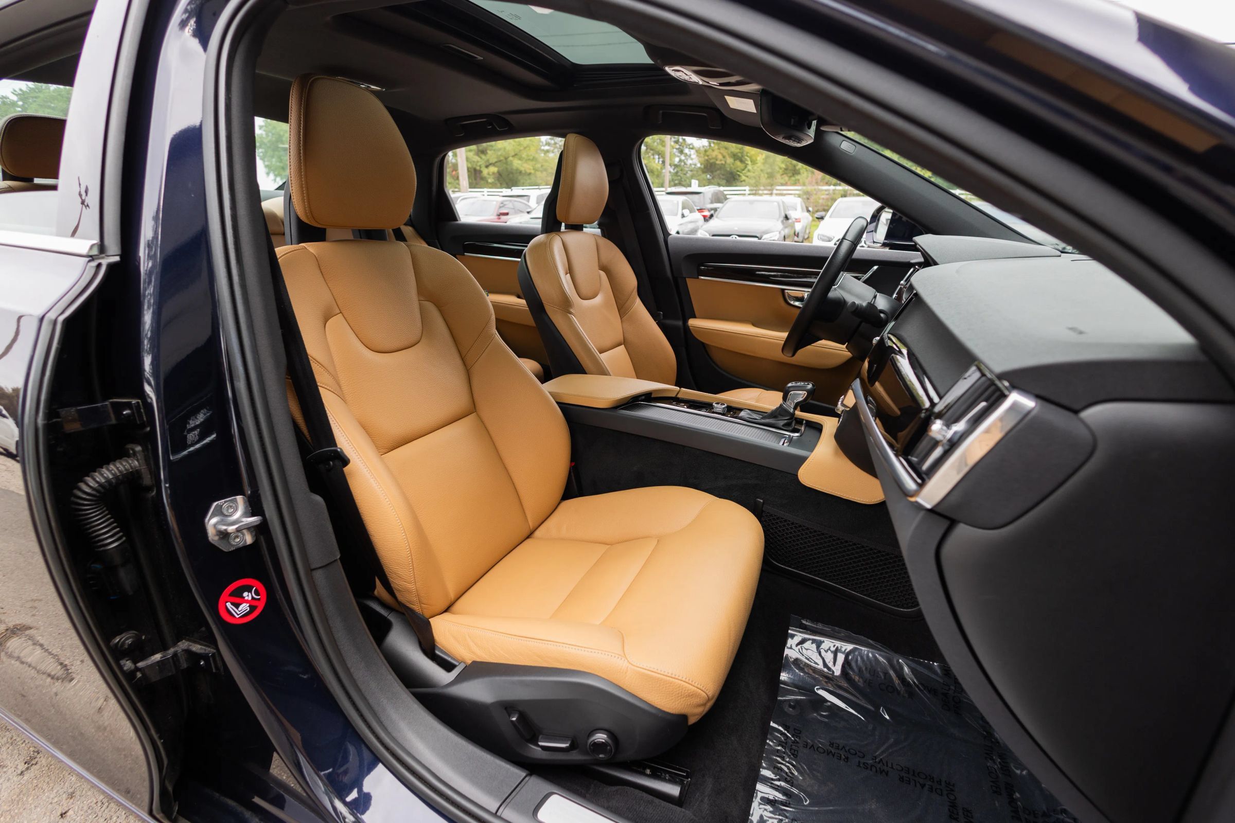 Used 2017 Volvo S90 T5 Momentum w/ Vision Package FWD image 29