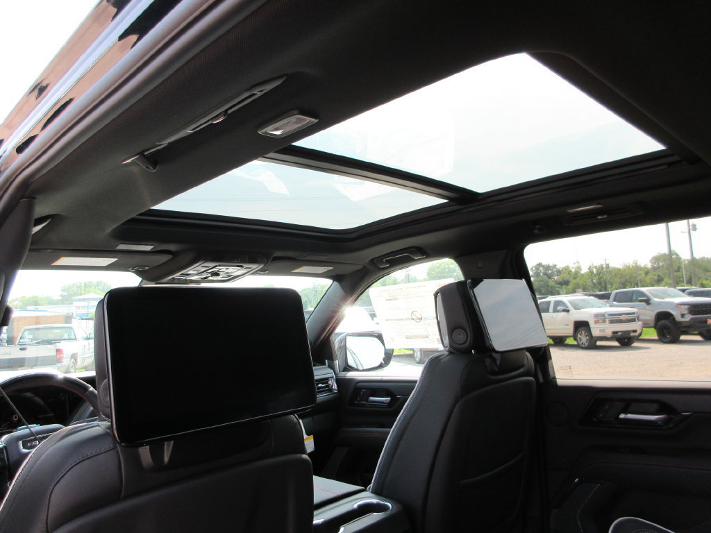 New 2026 GMC Yukon XL AT4 Ultimate AWD/4WD image 12