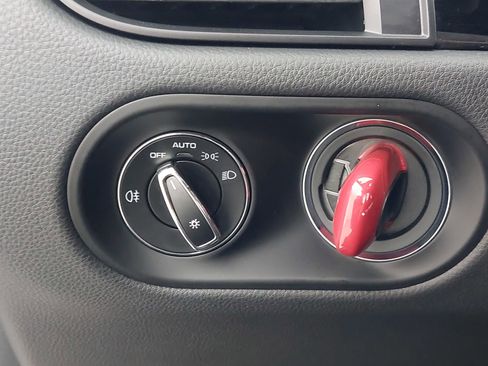 Certified 2024 Porsche Macan image 27