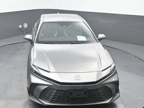 Used 2025 Toyota Camry SE w/ Convenience Package FWD image 30
