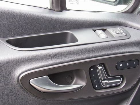 Used 2023 Mercedes-Benz Sprinter 2500 image 13