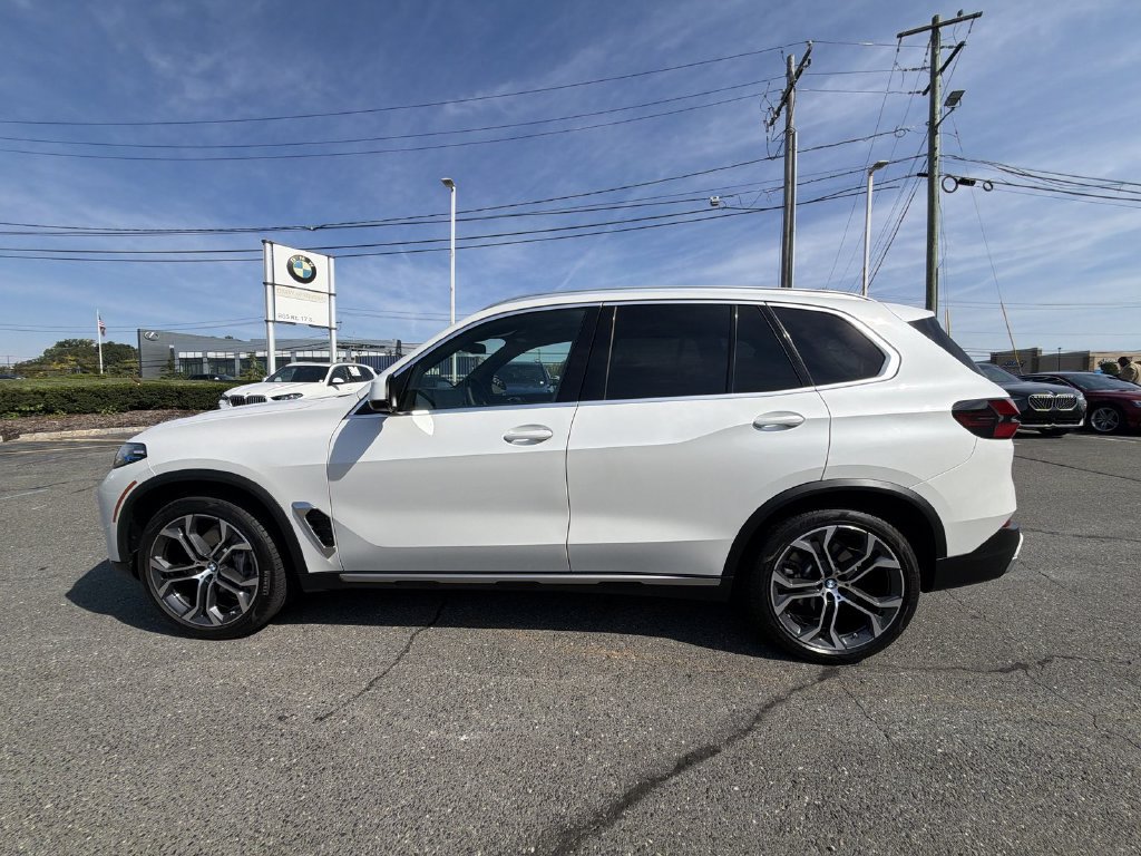 Used 2024 BMW X5 xDrive40i w/ Premium Package AWD/4WD image 11