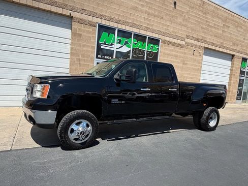 Used 2010 GMC Sierra 3500 SLT AWD/4WD image 2