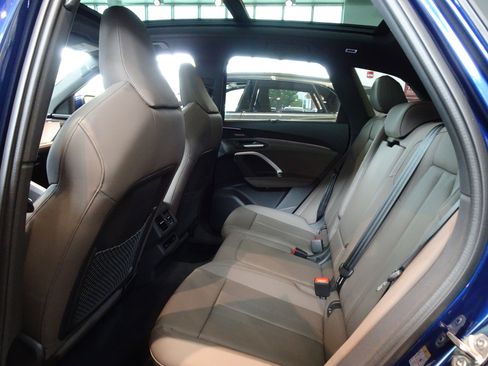 New 2025 Audi Q5 Prestige image 5