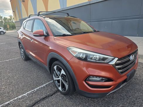 Used 2016 Hyundai Tucson Limited w/ Option Group 03 AWD/4WD image 2