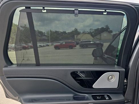 New 2025 Lincoln Aviator Reserve w/ Luxury Package image 13